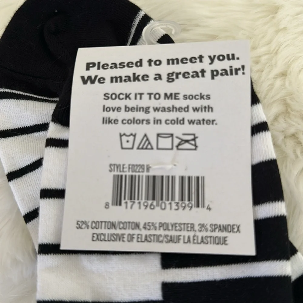 NWT SOCK it to me Size S Kneehigh socks musical note theme